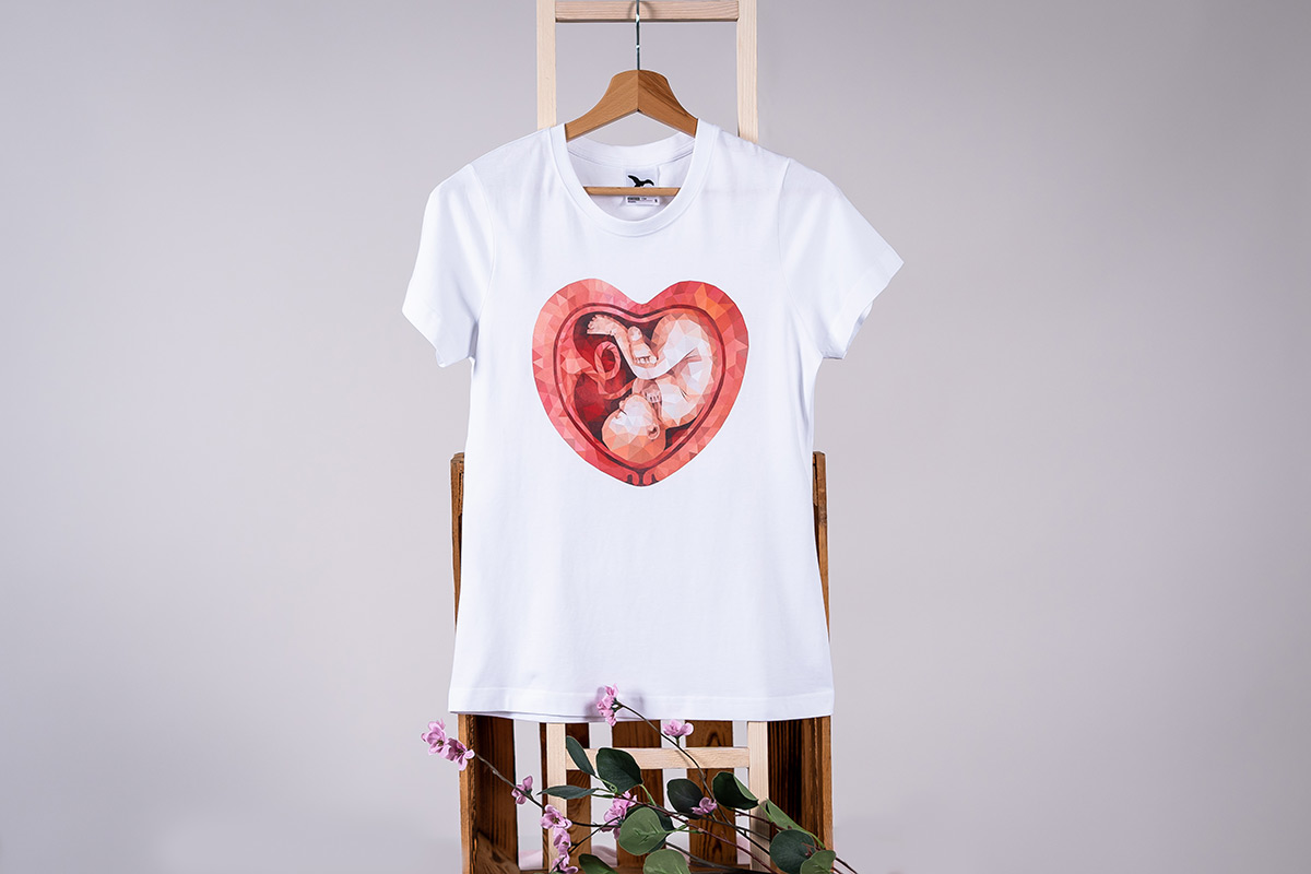 T-shirt damski z sercem
